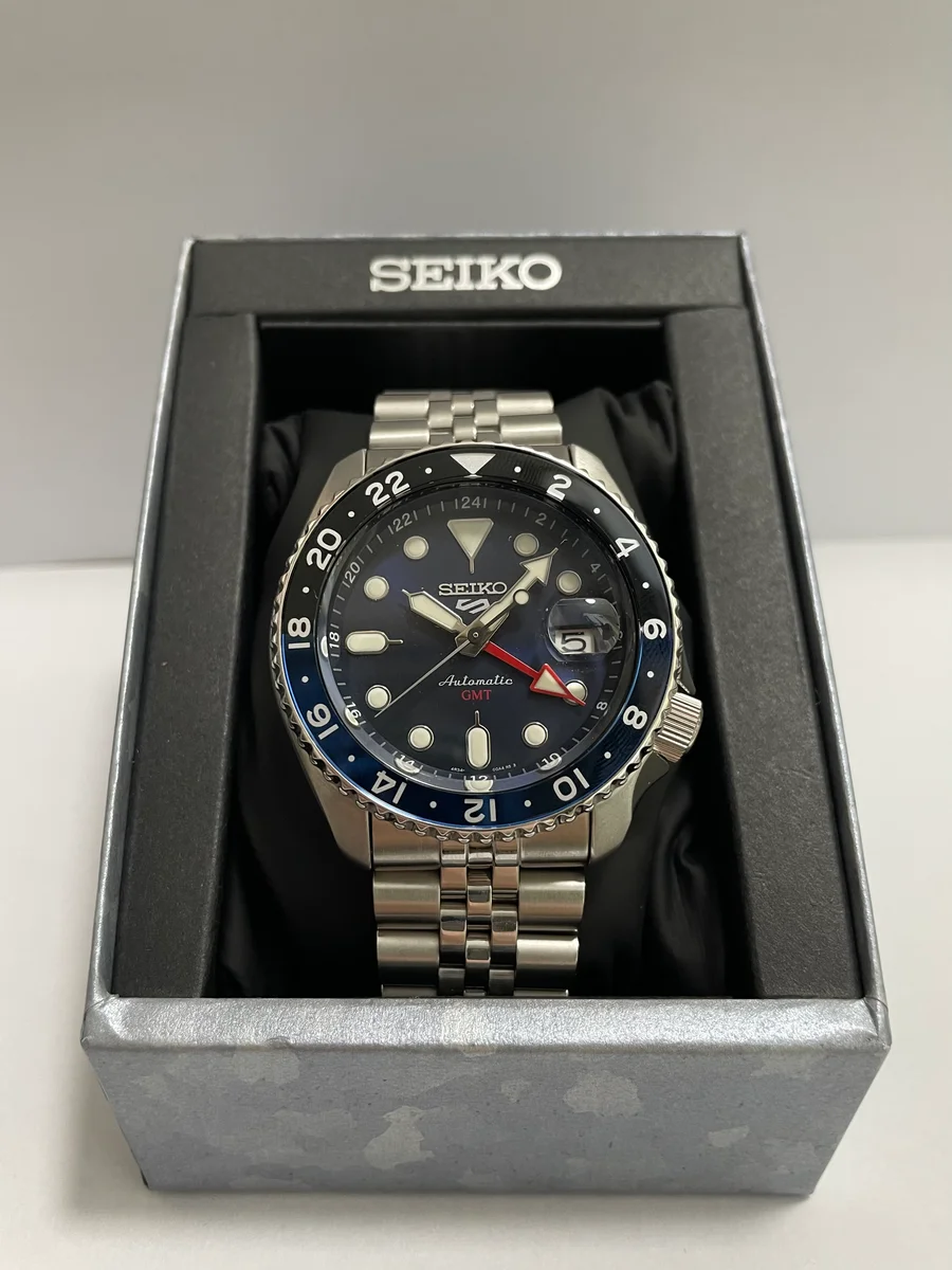 Seiko 5 Sports SSK003 with a blue dial and 24-hour bezel